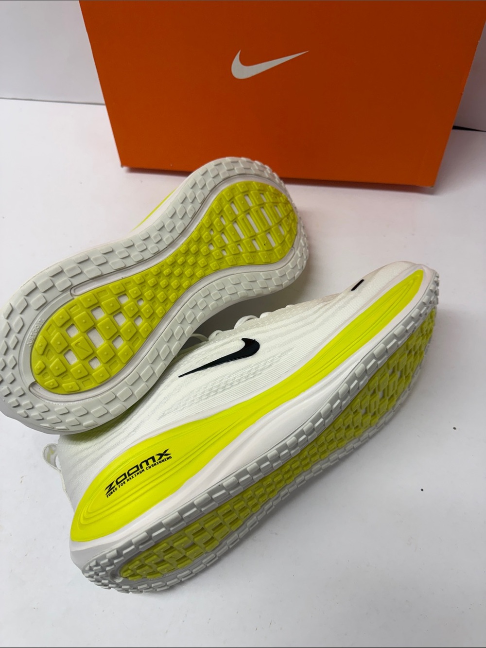 New Nike Vomero plus zoom x in white mens size 9 athletic shoes - Picture 6 of 6